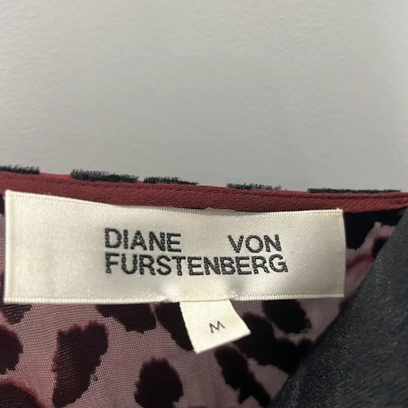 Diane Von Furstenberg Katherine Merlot & Black Velvet Wrap Dress size Medium - Picture 7 of 11